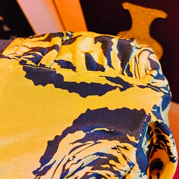 Winter Kate 100% silk Gold wrap blouse - Picture 8 of 10